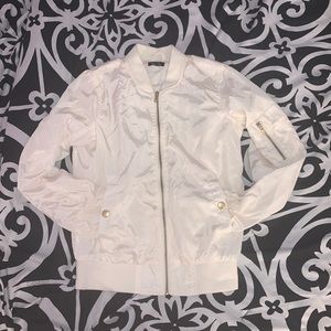 NEW CREAM BOMBER JACKET